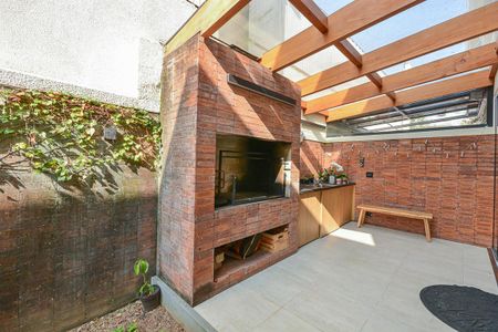 Casa à venda com 205m², 4 quartos e 3 vagasChurrasqueira