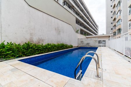 Apartamento para alugar com 50m², 2 quartos e 1 vaga Apartamento para alugar com 50m², 2 quartos e 1 vagaÁrea comum - Piscina