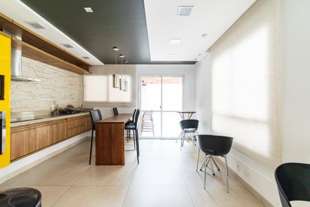 Apartamento para alugar com 50m², 2 quartos e 1 vaga Apartamento para alugar com 50m², 2 quartos e 1 vagaÁrea comum - Salão de festas