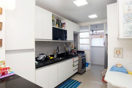 Apartamento à venda com 92m², 2 quartos e 1 vagaCozinha