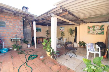 Casa à venda com 300m², 1 quarto e 2 vagas Casa à venda com 300m², 1 quarto e 2 vagasQuintal