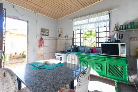 Casa à venda com 300m², 1 quarto e 2 vagas Casa à venda com 300m², 1 quarto e 2 vagasSala/Cozinha