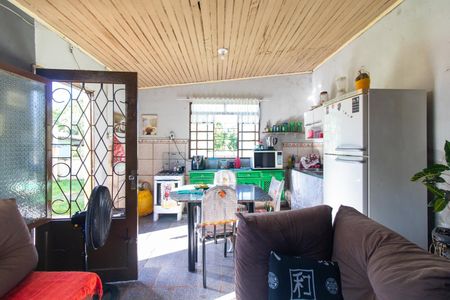 Casa à venda com 300m², 1 quarto e 2 vagas Casa à venda com 300m², 1 quarto e 2 vagasSala/Cozinha