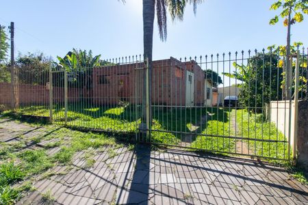 Casa à venda com 300m², 1 quarto e 2 vagas Casa à venda com 300m², 1 quarto e 2 vagasFachada