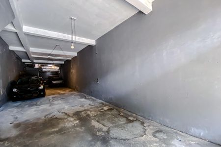 Garagem de casa à venda com 5 quartos, 290m² em Vila Bertioga, São Paulo