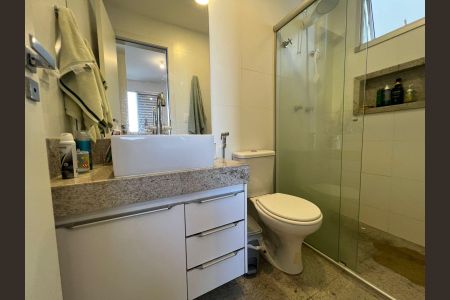 Apartamento à venda com 79m², 3 quartos e 2 vagasBanheiro 