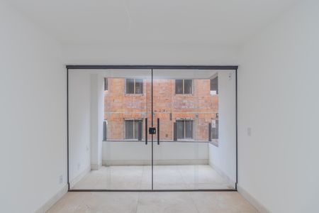 Sala de apartamento à venda com 3 quartos, 75m² em Ana Lúcia, Belo Horizonte