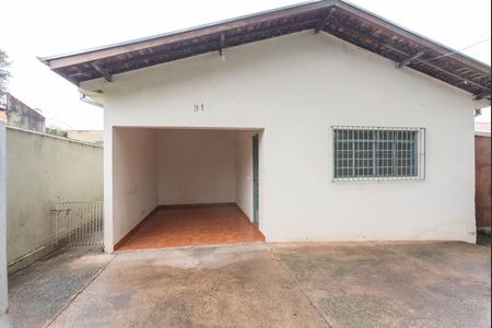 Casa para alugar com 250m², 3 quartos e 2 vagasFachada