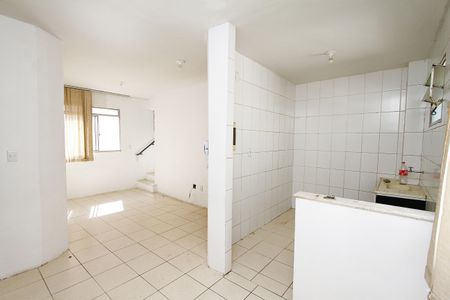 Sala de apartamento para alugar com 2 quartos, 108m² em Vila Amaral, Belo Horizonte