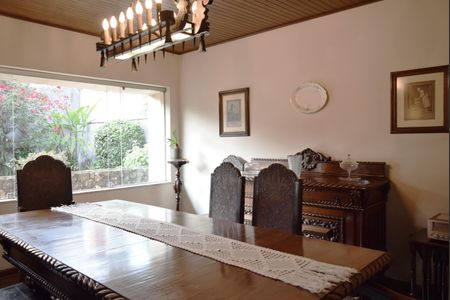 Sala de casa à venda com 4 quartos, 336m² em Vila Madalena, São Paulo