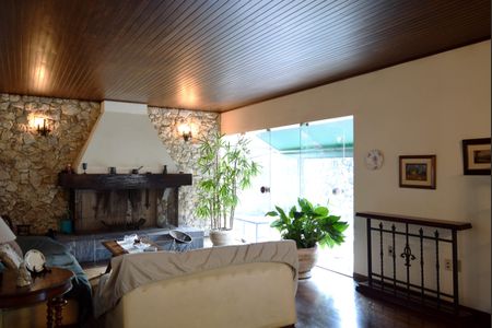 Sala de casa à venda com 4 quartos, 336m² em Vila Madalena, São Paulo