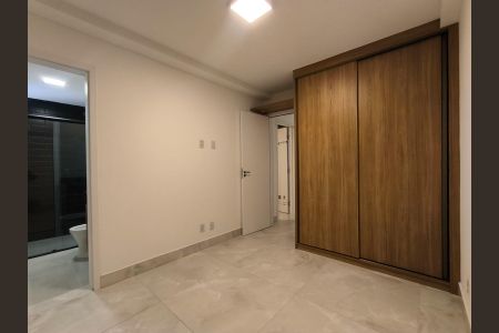 Apartamento à venda com 155m², 4 quartos e 2 vagas Apartamento à venda com 155m², 4 quartos e 2 vagasSuíte