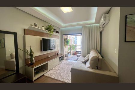 Apartamento à venda com 72m², 2 quartos e 1 vagaSala