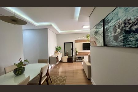 Apartamento à venda com 72m², 2 quartos e 1 vagaSala