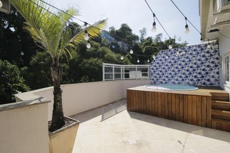 Apartamento para alugar com 150m², 3 quartos e 3 vagasPiscina