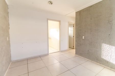 Sala de apartamento para alugar com 2 quartos, 43m² em Jardim Nélia, Ferraz de Vasconcelos