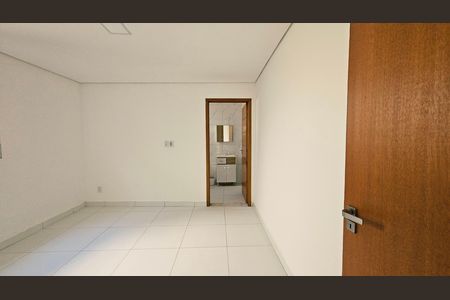 Casa à venda com 210m², 2 quartos e 2 vagas