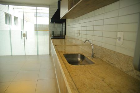 Apartamento para alugar com 60m², 2 quartos e 1 vagaÁrea comum - Churrasqueira