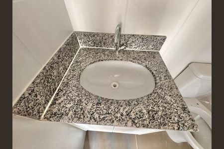 Apartamento à venda com 66m², 2 quartos e 1 vaga Apartamento à venda com 66m², 2 quartos e 1 vagaBanheiro Social