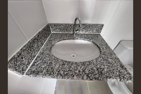 Apartamento para alugar com 66m², 2 quartos e 1 vagaSuíte 1 - Banheiro