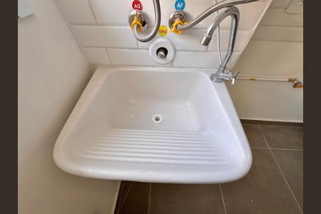 Apartamento à venda com 66m², 2 quartos e 1 vaga Apartamento à venda com 66m², 2 quartos e 1 vagaCozinha e Área de Serviço