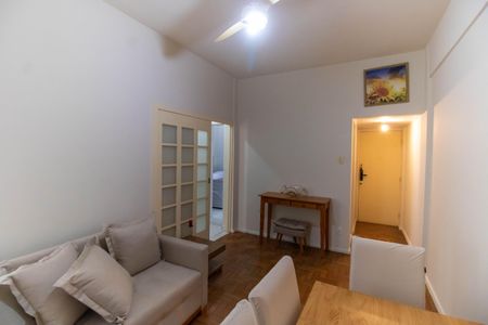 Sala de casa de condomínio à venda com 1 quarto, 47m² em Ingá, Niterói