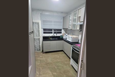 Casa para alugar com 280m², 3 quartos e 6 vagasCozinha