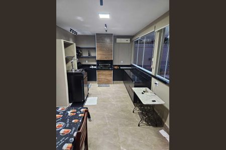 Casa para alugar com 280m², 3 quartos e 6 vagasCozinha