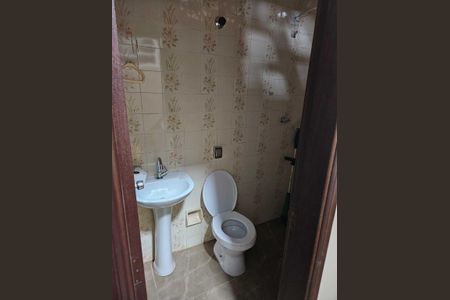 Casa para alugar com 280m², 3 quartos e 6 vagasBanheiro