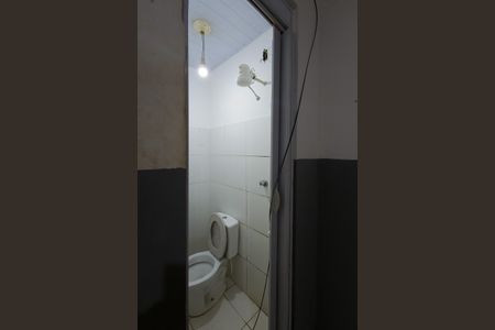 Banheiro de kitnet/studio para alugar com 1 quarto, 20m² em Barro Vermelho, São Gonçalo