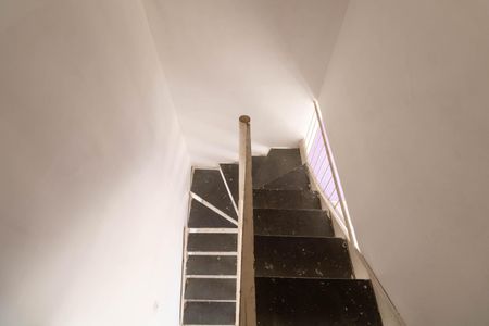 Casa de condomínio para alugar com 49m², 2 quartos e 1 vagaEscada