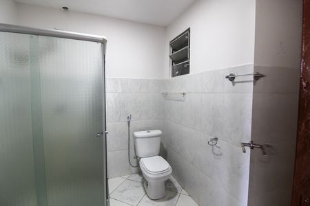 Casa à venda com 140m², 4 quartos e 2 vagas Casa à venda com 140m², 4 quartos e 2 vagasBanheiro