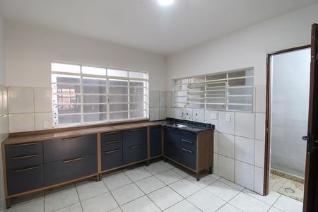 Casa à venda com 140m², 4 quartos e 2 vagas Casa à venda com 140m², 4 quartos e 2 vagasCozinha