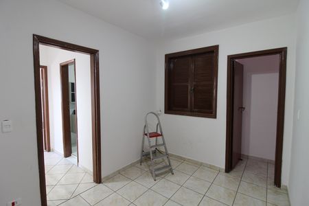 Sala de TV de casa à venda com 4 quartos, 140m² em Rio Pequeno, São Paulo
