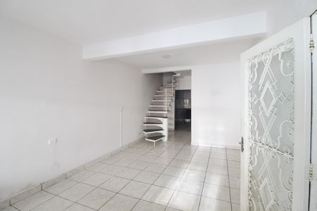 Casa à venda com 140m², 4 quartos e 2 vagas Casa à venda com 140m², 4 quartos e 2 vagasSala
