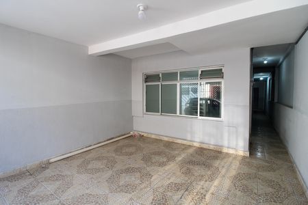 Garagem de casa à venda com 4 quartos, 140m² em Rio Pequeno, São Paulo