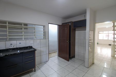Casa à venda com 140m², 4 quartos e 2 vagas Casa à venda com 140m², 4 quartos e 2 vagasCozinha