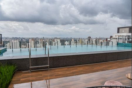 Studio para alugar com 29m², 1 quarto e sem vaga Studio para alugar com 29m², 1 quarto e sem vagaÁrea comum - Piscina