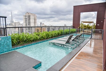 Studio para alugar com 29m², 1 quarto e sem vaga Studio para alugar com 29m², 1 quarto e sem vagaÁrea comum - Piscina