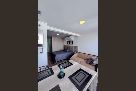 Studio para alugar com 27m², 1 quarto e sem vaga Studio para alugar com 27m², 1 quarto e sem vagaVaranda