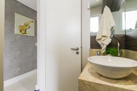 Casa de condomínio à venda com 252m², 4 quartos e sem vagaLavabo