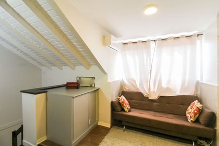 Casa de condomínio à venda com 252m², 4 quartos e sem vagaSótão