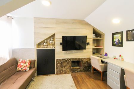 Casa de condomínio à venda com 252m², 4 quartos e sem vagaSótão