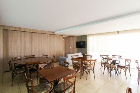 Casa de condomínio à venda com 252m², 4 quartos e sem vagaÁrea comum - Salão de festas