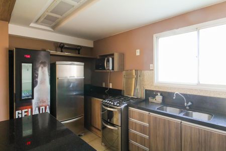 Casa de condomínio à venda com 252m², 4 quartos e sem vagaÁrea comum - Salão de festas