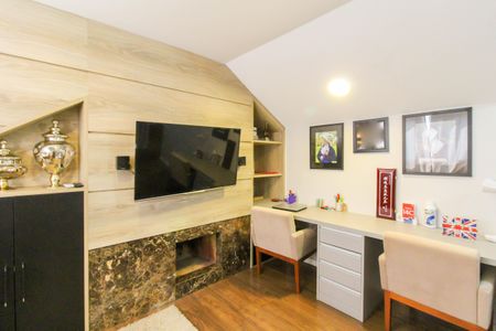 Casa de condomínio à venda com 252m², 4 quartos e sem vagaSótão