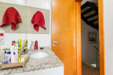 Casa de condomínio à venda com 252m², 4 quartos e sem vagaBanheiro