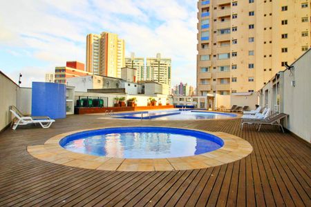 Apartamento à venda com 228m², 2 quartos e 4 vagas Apartamento à venda com 228m², 2 quartos e 4 vagasPiscina