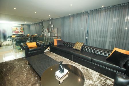 Apartamento à venda com 228m², 2 quartos e 4 vagas Apartamento à venda com 228m², 2 quartos e 4 vagasSala