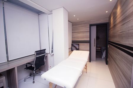 Apartamento à venda com 228m², 2 quartos e 4 vagas Apartamento à venda com 228m², 2 quartos e 4 vagasEscritório